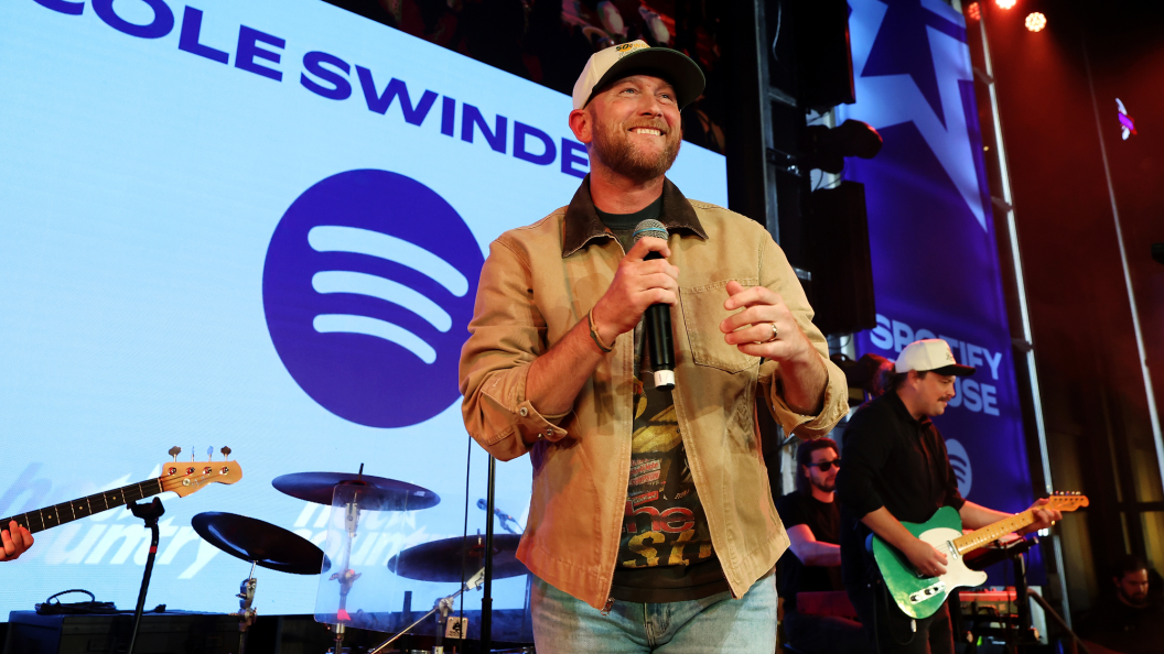 “It Scared Me to Death”: Cole Swindell Reveals How Fatherhood Has Changed His Life “It Scared Me to Death”: Cole Swindell Reveals How Fatherhood Has Changed His Life