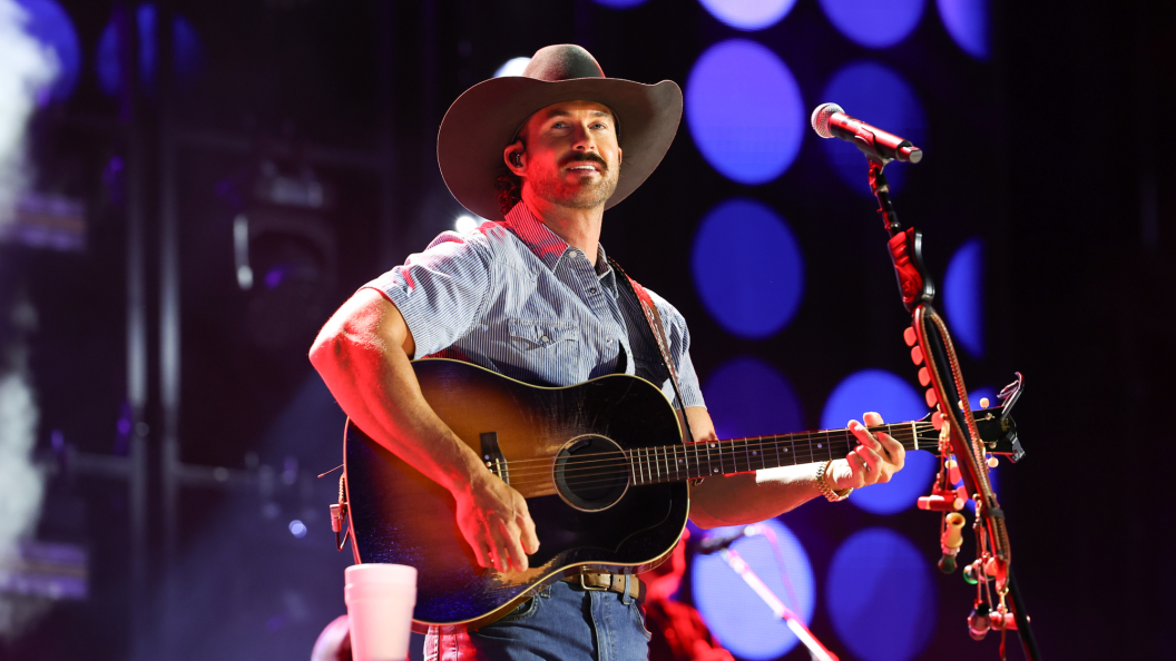 Riley Green Brings His ‘Marshals’ Love Interest on Stage During Utah Concert Riley Green Brings His ‘Marshals’ Love Interest on Stage During Utah Concert