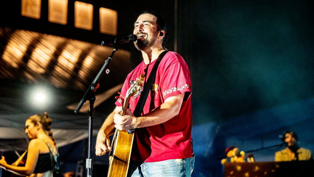 Noah Kahan Becomes Fourth Artist to Be Inducted Into the Fenway Music Hall of Fame After Four Sold Out Shows in Boston Noah Kahan Becomes Fourth Artist to Be Inducted Into the Fenway Music Hall of Fame After Four Sold Out Shows in Boston