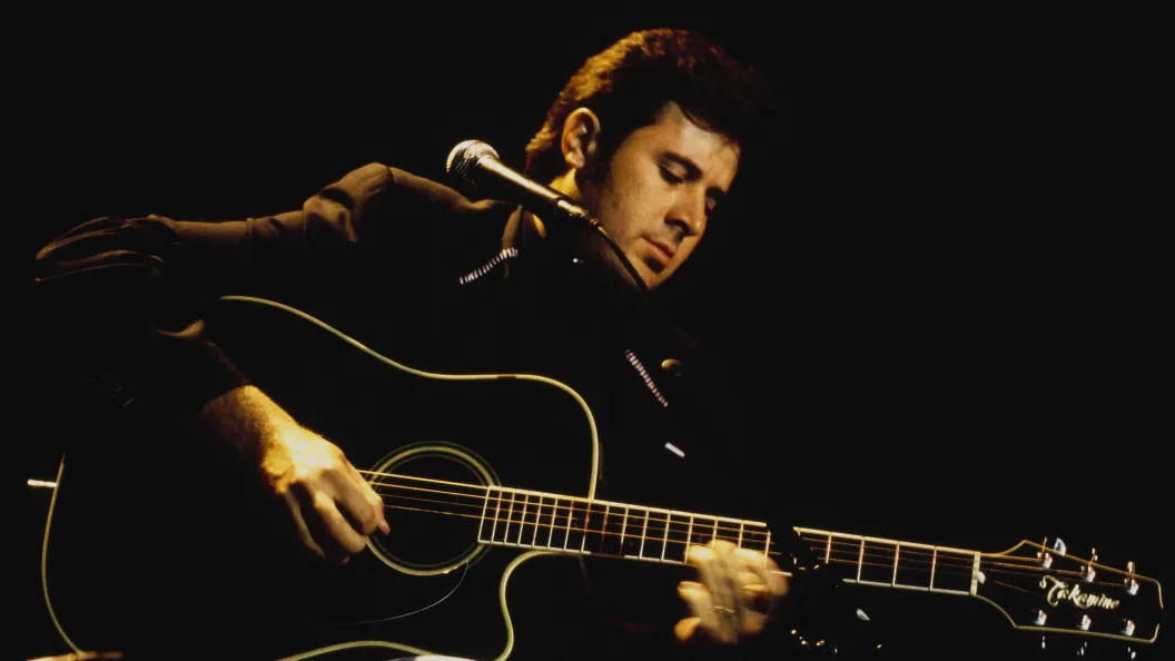 3 Songs That Every Small-Town Radio Station Played Constantly in the 1990s 3 Songs That Every Small-Town Radio Station Played Constantly in the 1990s