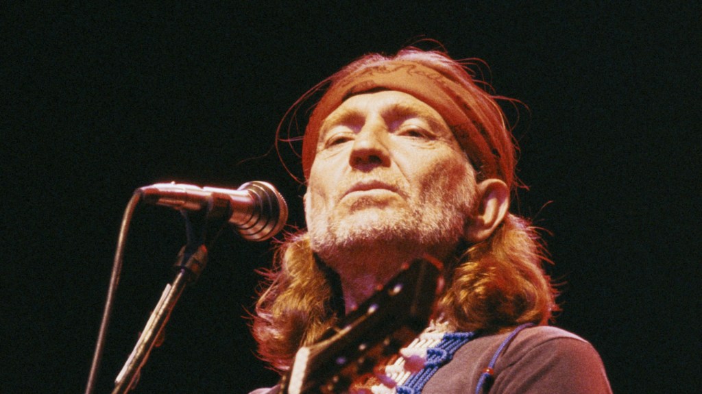 4 Country Songs From 1982 That Every Elder Millennial Can Still Sing Word for Word