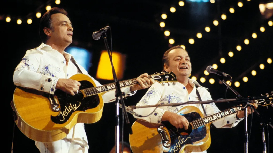 Born 96 Years Ago in Arkansas, One-Half of the Pioneering Country Sibling Duo That Passed on Elvis Presley’s Signature Hit Born 96 Years Ago in Arkansas, One-Half of the Pioneering Country Sibling Duo That Passed on Elvis Presley’s Signature Hit
