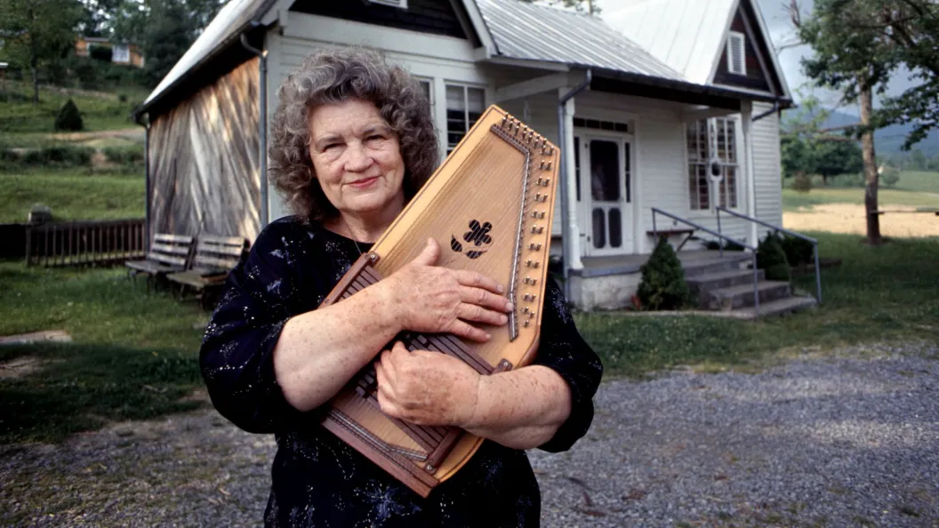 Born 102 Years Ago on This Day in Virginia, the “Beloved Matriarch of Country Music’s Founding Family” Born 102 Years Ago on This Day in Virginia, the “Beloved Matriarch of Country Music’s Founding Family”