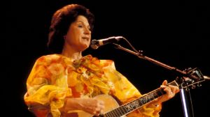 65 Years Ago Today, Kitty Wells Reached No. 1 for the Final Time With This Aching Long-Distance Love Ballad