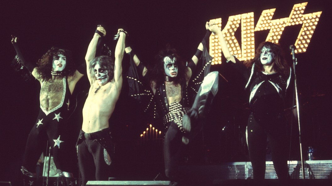 “Seems Like It Was Yesterday”: Gene Simmons Reflects on KISS’ Humble Beginnings After a Rare 1973 Photo Goes Viral “Seems Like It Was Yesterday”: Gene Simmons Reflects on KISS’ Humble Beginnings After a Rare 1973 Photo Goes Viral