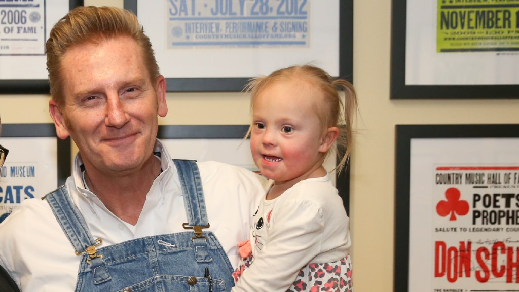 Country Star Shares Hopeful Update on Daughter After Hospital Stay