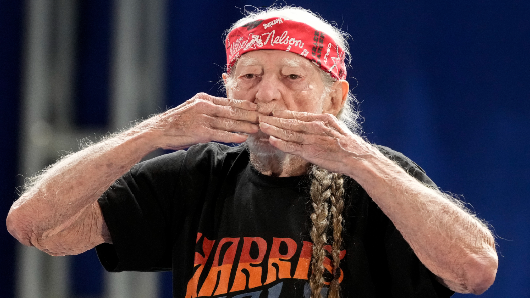 “Let’s Not Allow Our Own Demise”: Willie Nelson Sounds Alarm Over Threat to Rural America “Let’s Not Allow Our Own Demise”: Willie Nelson Sounds Alarm Over Threat to Rural America
