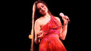 3 Country Songs From the 80s That Remind Us All of the Heartache of Goodbye