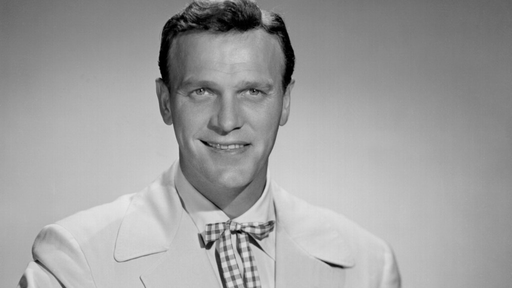 3 Early Eddy Arnold Songs Every Self-Respecting Country Music Fan Needs To Hear at Least Once