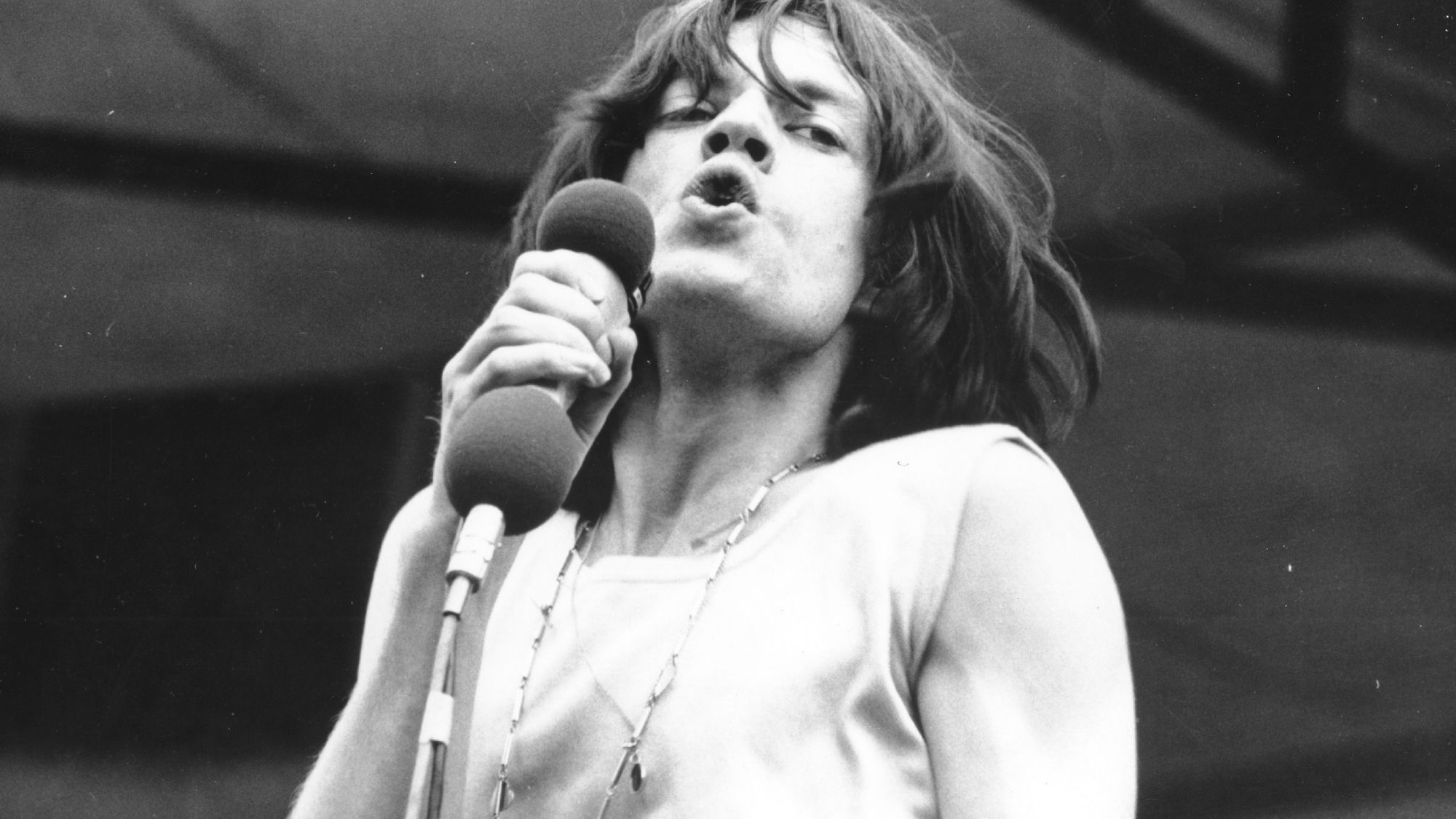 4 Legendary Breakup Lyrics From the 70s That Everyone Knows