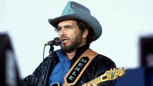 On the Charts 41 Years Ago, This Underrated Merle Haggard Gem Featuring Harmony Vocals From Janie Fricke Hit No. 1