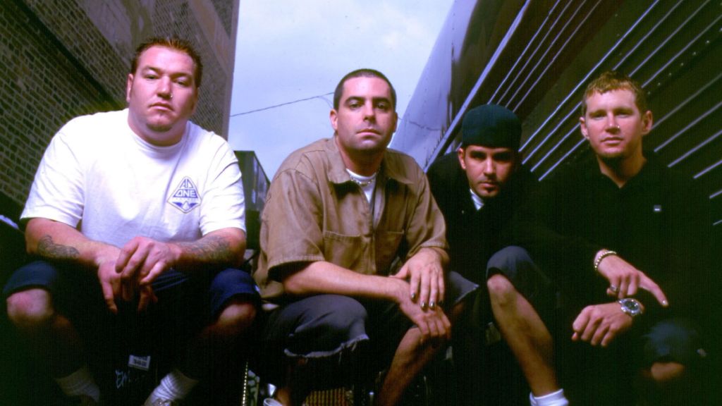4 Songs Every 2000s Kid Heard While Riding in the Family Car to School Each Morning