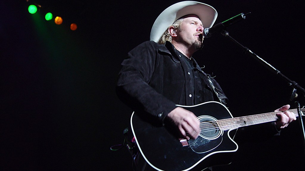 3 Legendary Country Songs From the 1990s That Were Written in Minutes