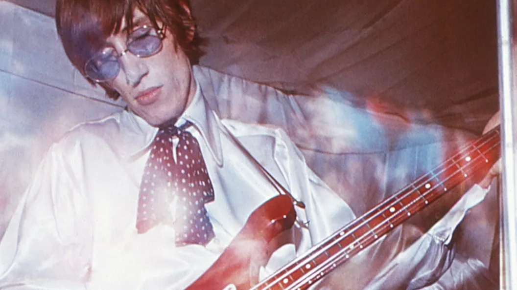 4 No. 1 Hits From the 1980s That Prove the Right Bass Line Can Make or Break a Song 4 No. 1 Hits From the 1980s That Prove the Right Bass Line Can Make or Break a Song