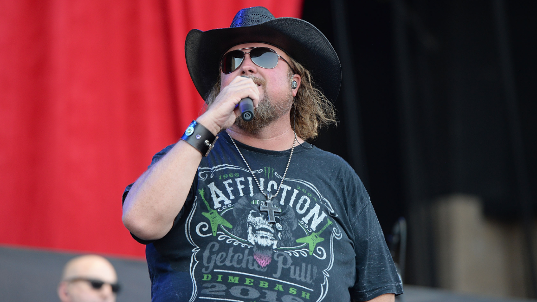 Country Star Pulled Through Windshield After Terrifying Tour Bus Crash Country Star Pulled Through Windshield After Terrifying Tour Bus Crash