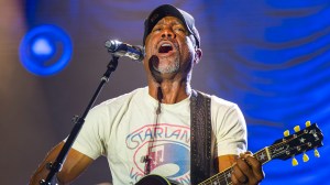 Darius Rucker Mourns the Death of His Best Friend in Emotional Tribute: “Thank U for Changing My Life”