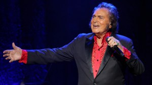 Engelbert Humperdinck Takes on KISS With Unexpected “Beth” Cover