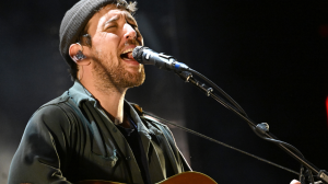 3 Folk Songs From the 2000s That Turn One Simple Phrase Into Pure Poetry