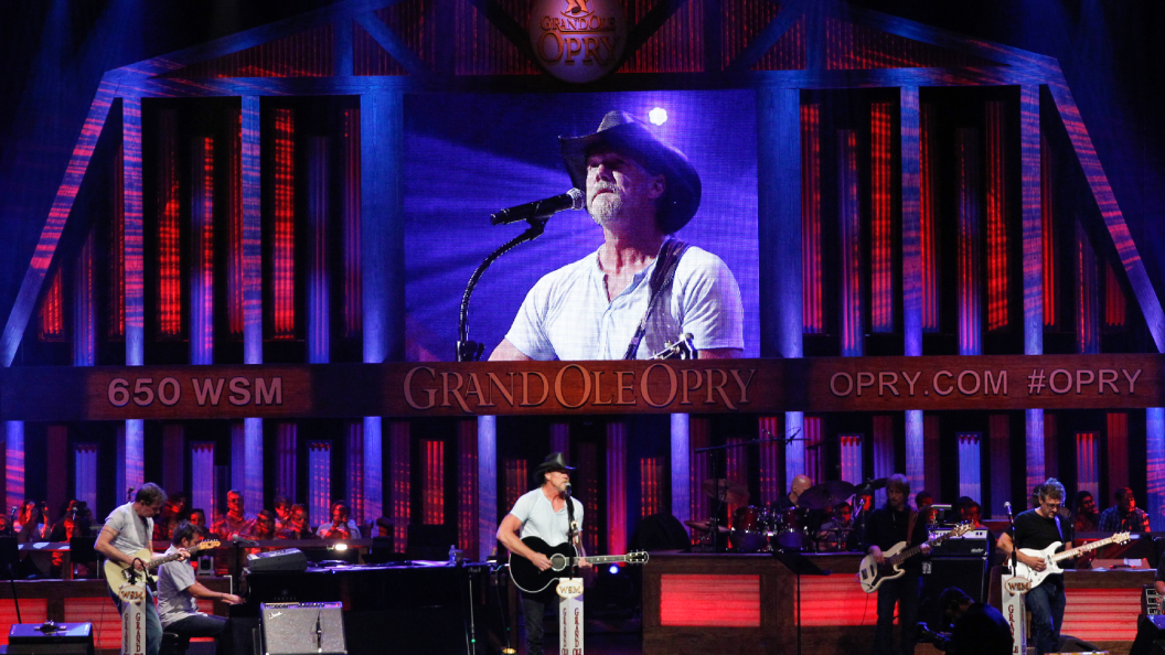 Honky-Tonk, Heartbreak, and Hell-Raising: 3 Country Singers Who Owned the 2000s Honky-Tonk, Heartbreak, and Hell-Raising: 3 Country Singers Who Owned the 2000s