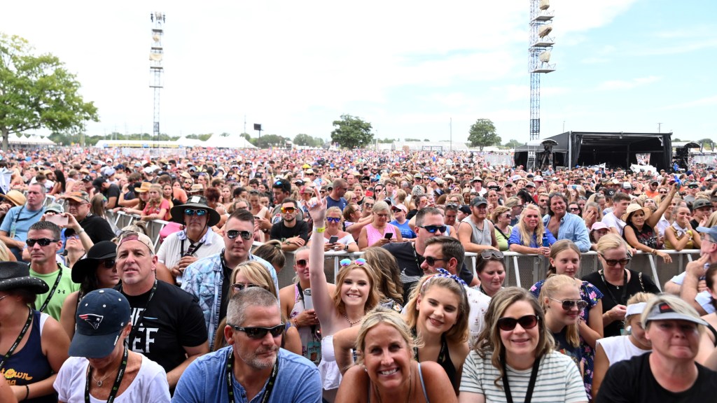 Headliner at Country Music Festival Misses Set After Being Arrested