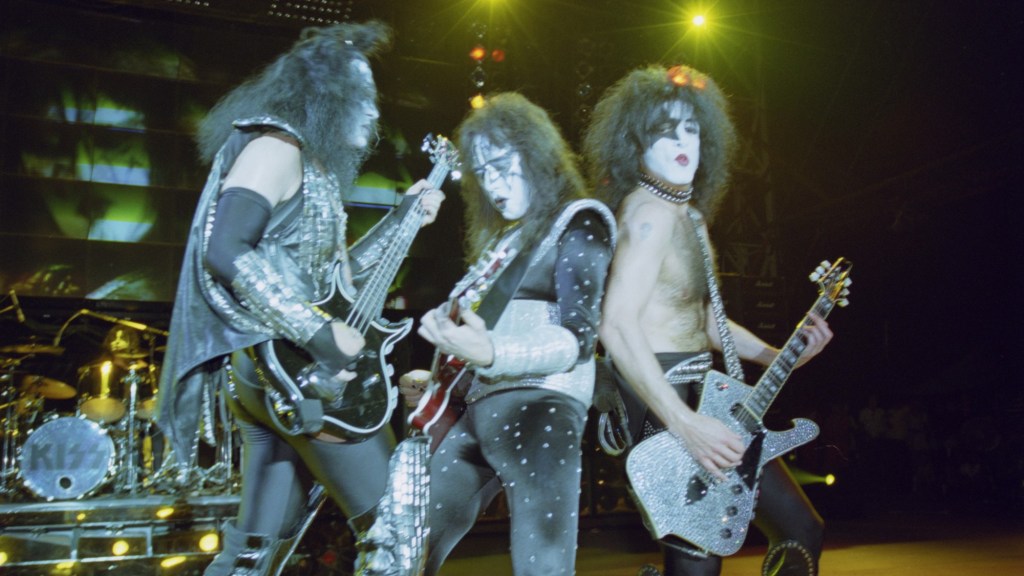 3 Incredible Live Performances That Completely Saved Artistsโ Careers