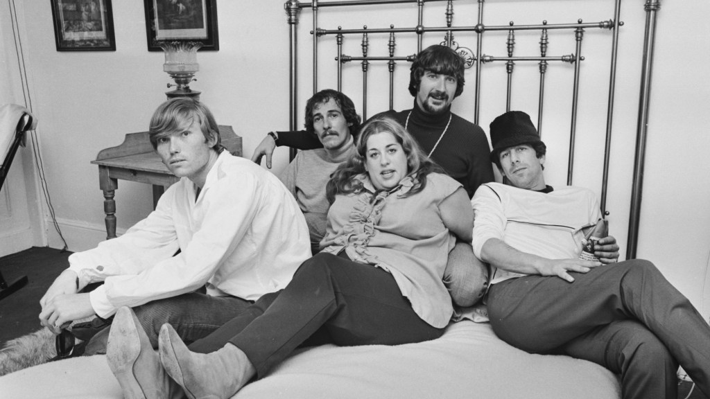 The Mamas & The Papas Used This 1966 Hit Single To Air Out the Bandโs Dirty Laundry