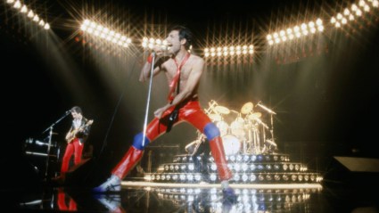 3 Rock Songs From the 1970s That Mean More When You Listen to Them With Friends