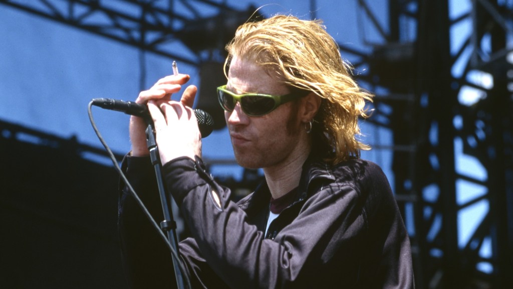 3 Rockers From the 1990s Who Ended up Joining Famous Bands