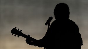 Folk Revival Icon Hailed as One of the Scene’s Best Singer-Songwriters Dies at 78
