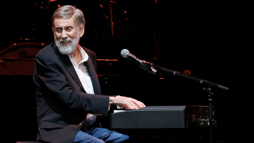 Country Music Hall of Famer Ray Stevens to Be Celebrated With Star-Studded Opry House Tribute
