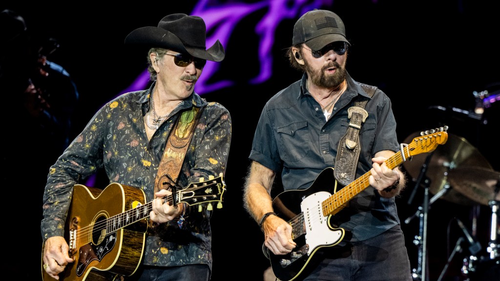 Ronnie Dunn Gifts His Guitar to Fan Who’s Seen Brooks & Dunn 92 Times During Opry Show