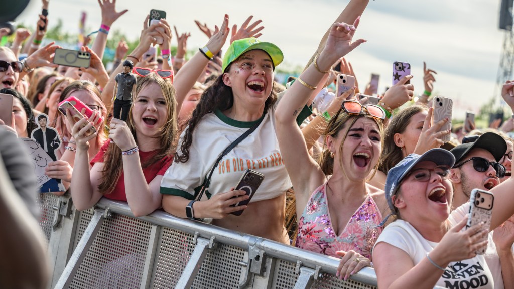 Popular Country Music Festival Accused of Missing Payments, Violating Contracts