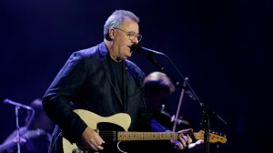 Vince Gill Pays Tribute to Merle Haggard With a Ryman Performance of Country Music’s Greatest Drinking Song
