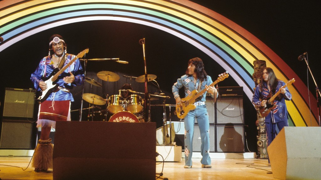 3 Songs From 1974 That Teens Couldn’t Stop Playing in Their First Car