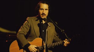 Remember When Paul Simon Started His Journey To Becoming the All-Time Best SNL Musical Guest in 1975?