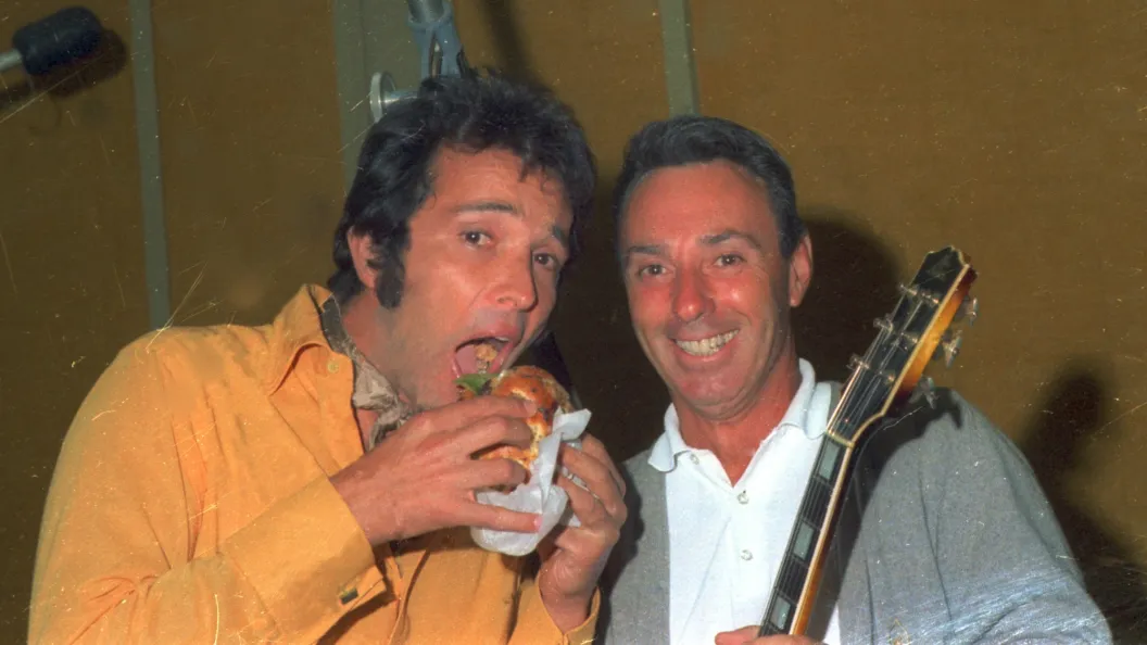 4 Years Ago Today, We Said Goodbye to the Wrecking Crew Guitarist Who Played With the Beach Boys, Elvis Presley, Frank Sinatra, and Countless Phil Spector Hits 4 Years Ago Today, We Said Goodbye to the Wrecking Crew Guitarist Who Played With the Beach Boys, Elvis Presley, Frank Sinatra, and Countless Phil Spector Hits