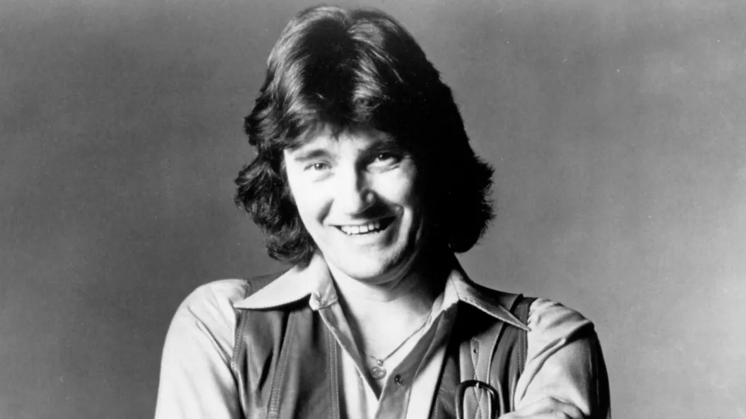 Born 82 Years Ago in Louisiana, the 80s Country Hitmaker Whose Songs Have Been Recorded by Waylon Jennings, Merle Haggard, and the Oak Ridge Boys Born 82 Years Ago in Louisiana, the 80s Country Hitmaker Whose Songs Have Been Recorded by Waylon Jennings, Merle Haggard, and the Oak Ridge Boys