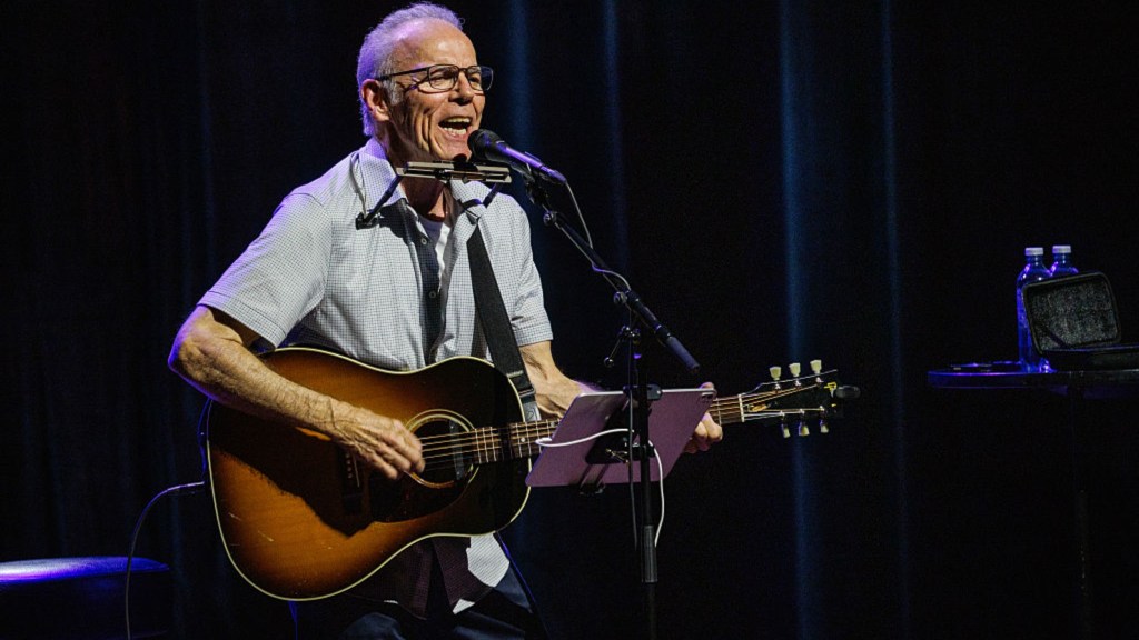 3 Folk Singer-Songwriters From the 80s You Can Probably Recognize (Even if You Can’t Name Them)