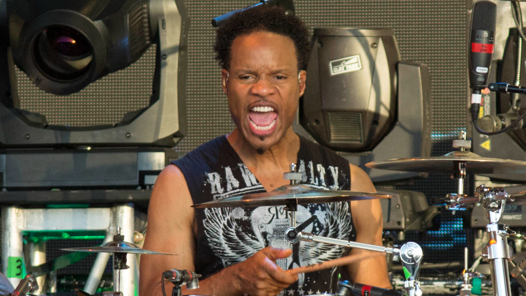 Earth, Wind & Fire Drummer Wakes From Induced Coma, Now Faces 2 Major Surgeries Earth, Wind & Fire Drummer Wakes From Induced Coma, Now Faces 2 Major Surgeries