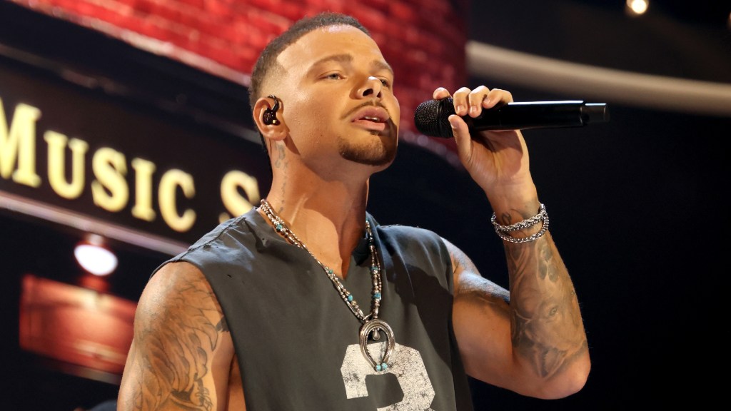 Kane Brown Says He Owes Chris Young an Apology: “I Was a Bad Friend”