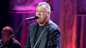 These 4 Vince Gill Lyrics Still Stop Us in Our Tracks