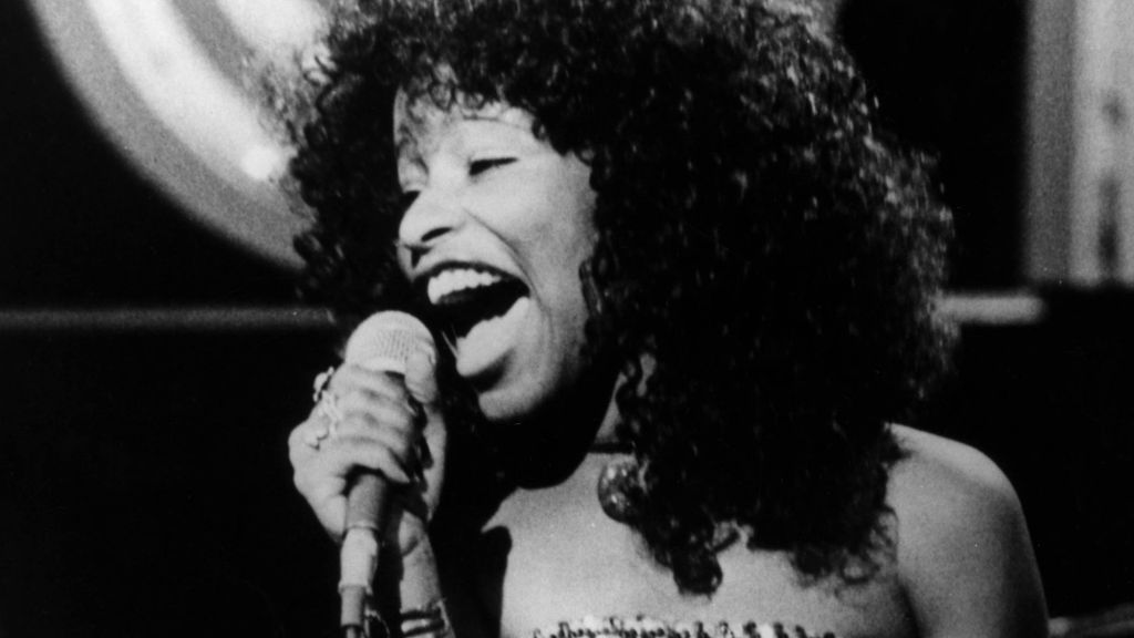 4 Songs From 1974 That Feel Like Lounging in the Sunshine