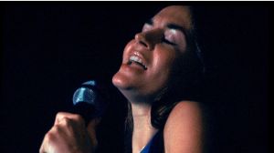 49 Years Ago Today, Crystal Gayle Set Herself Apart From Her Famous Sibling With One of the Decade’s Greatest Country Songs