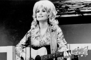 4 Dolly Parton Songs From 1974 That Every 70s Kid Still Knows by Heart Today