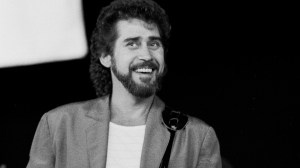 This Earl Thomas Conley Hit From 1983 Was Inspired by a Simon & Garfunkel Classic