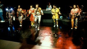 3 Songs by Earth, Wind & Fire That Still Make Me Want To Dance Today