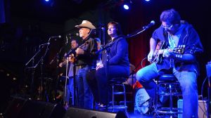 10 Years Ago Today, We Said Goodbye to the Multi-Talented Fiddler Who Played With Randy Travis, Conway Twitty, and Earl Scruggs