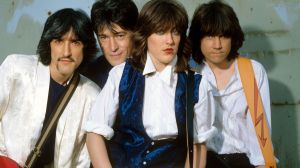 4 Songs From the 1980s That Feel Like Lounging in the Sunshine
