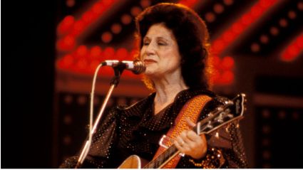 Born 107 Years Ago Today in Nashville, the Original “Queen of Country” Who Shattered Every Glass Ceiling on Music Row