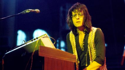 4 Unintelligible Rock Choruses I Can’t Help but Sing, Even Though I Don’t Know What They’re Saying
